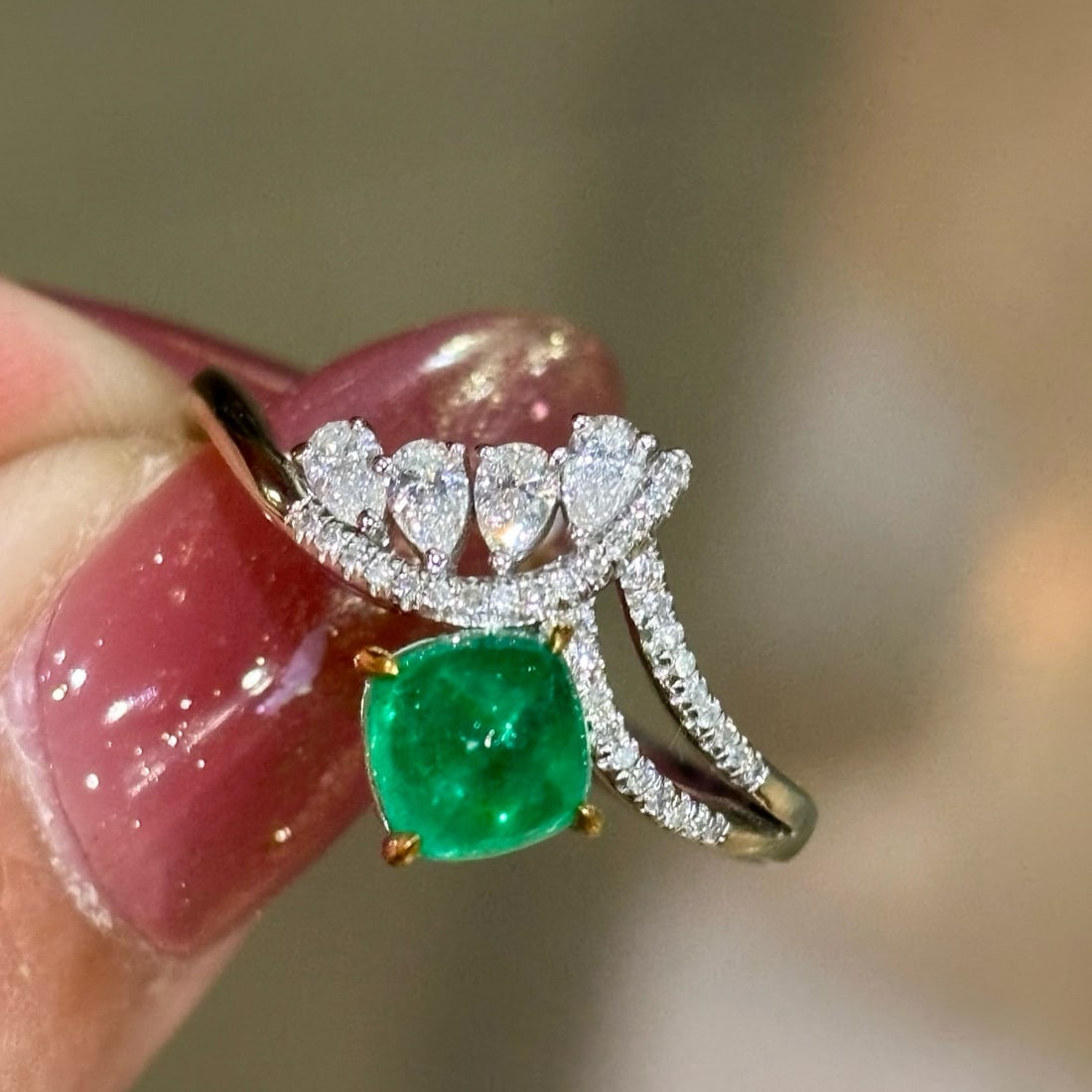 14k Gold 1 Ct Vivid Green Natural Emerald & Diamond Ring - 4