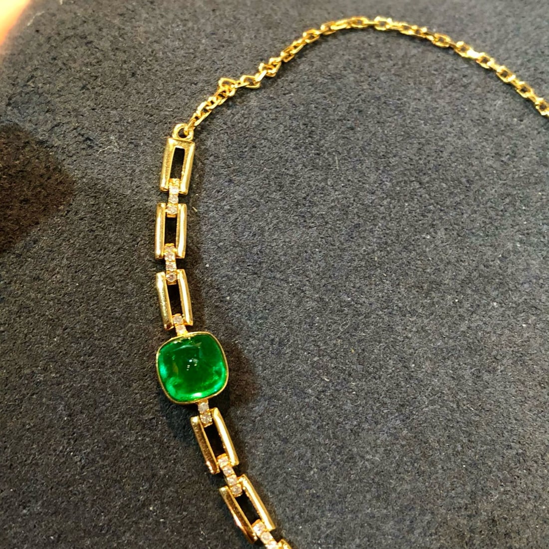 14k Gold 1.5 Ct Vivid Green Natural Emerald & Diamond Bracelet - 3