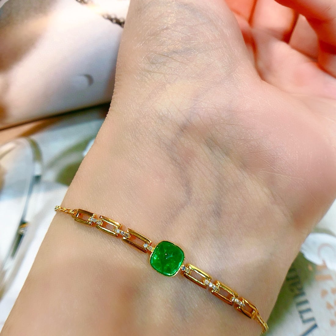 14k Gold 1.5 Ct Vivid Green Natural Emerald & Diamond Bracelet - 4