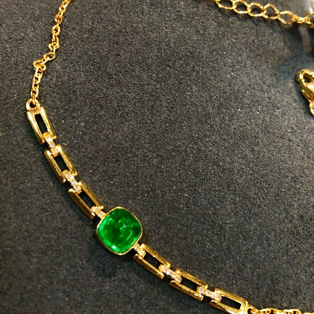 14k Gold 1.5 Ct Vivid Green Natural Emerald & Diamond Bracelet - 5