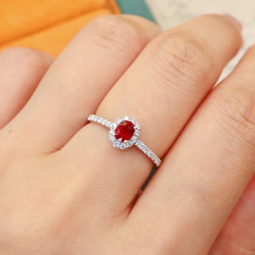 14k Gold 0.71 Ctw Natural Ruby & Diamond Ring - 5