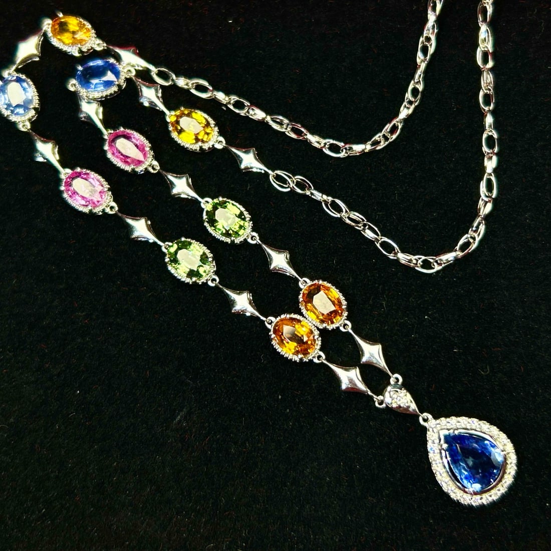 14k Gold 11.05 Ct Natural Sapphire & Diamond Necklace: Ref:230990133 // gold content:14k gold // main gemstone:sapphire // shape:multiply // carat weight:11. 05ct // color:color // treatment:natural // // adjacent gemstone 2 : diamond // number of