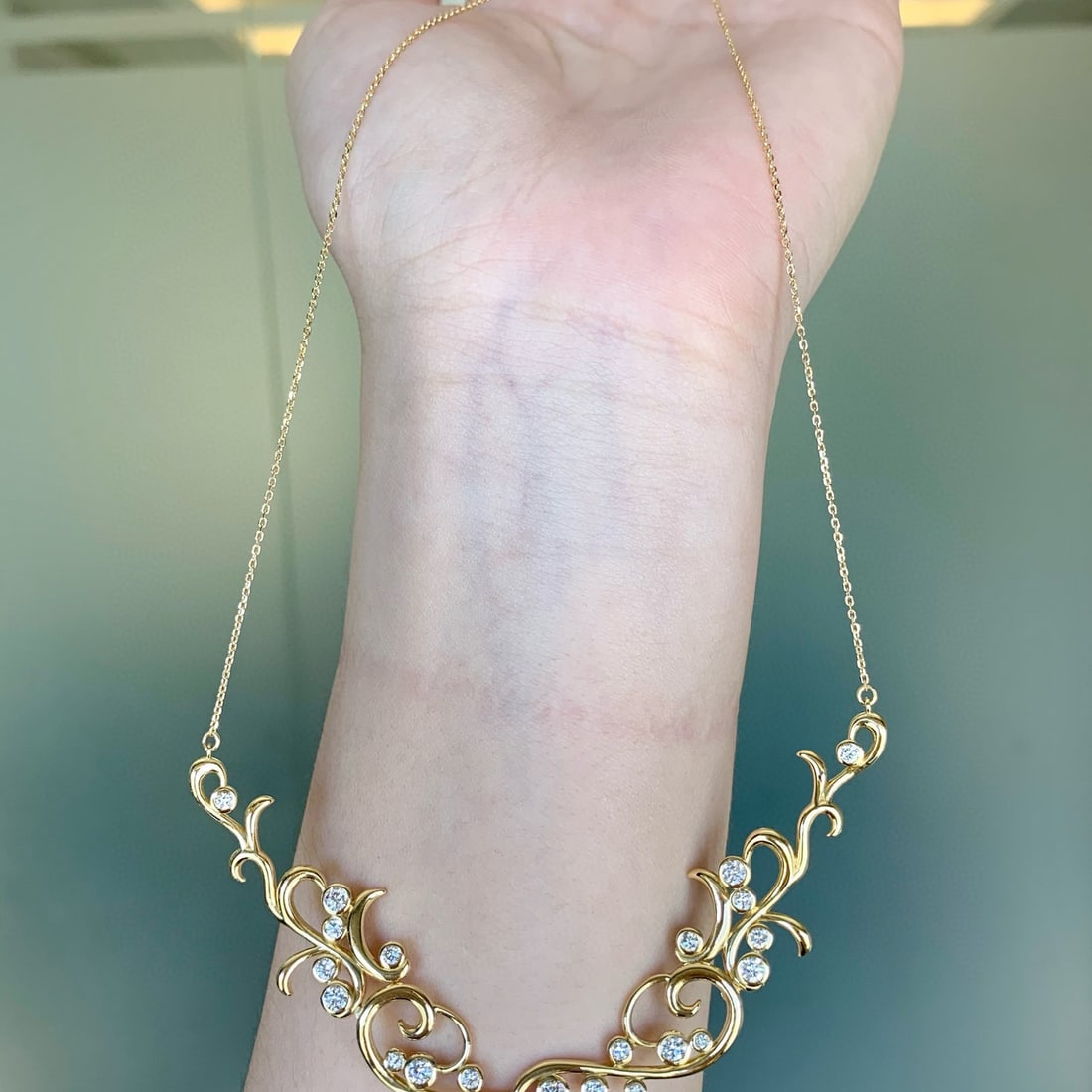 14k Gold 1.0 Ct Natural H Diamond Necklace: Ref:230990137 // gold content:14k gold // main gemstone:diamond // shape:round // carat weight:1. 0ct // clarity grade:vs-si // color:h // treatment:natural // cut grade:g // Low Estimate: 10000