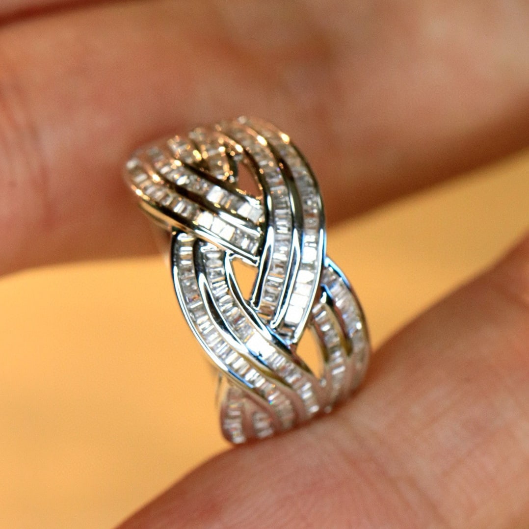 14k Gold 0.65 Ct Natural H Diamond Ring - 4