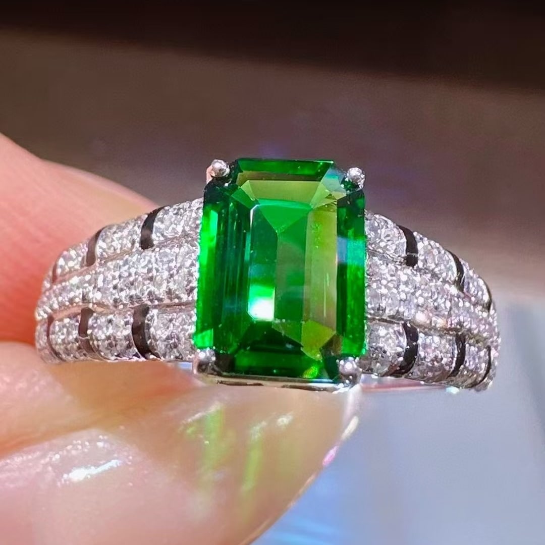 14k Gold 1.29 Ctw Vivid Green Natural Tsavorite & Diamond Ring - 2