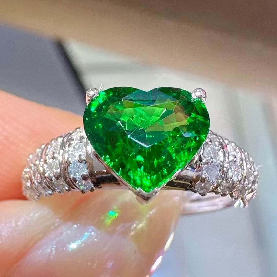 14k Gold 1.97 Ctw Vivid Green Natural Tsavorite & Diamond Ring - 2