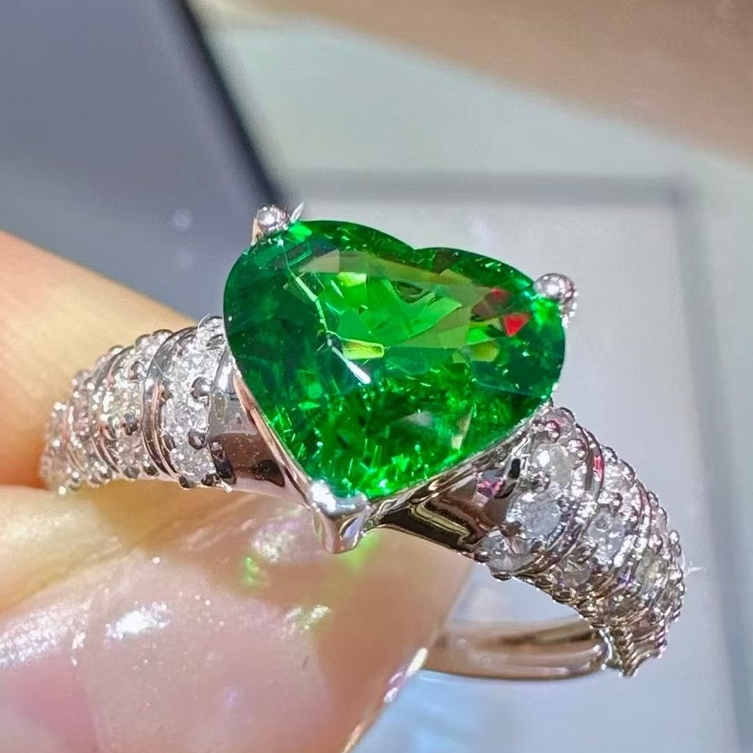 14k Gold 1.97 Ctw Vivid Green Natural Tsavorite & Diamond Ring - 3