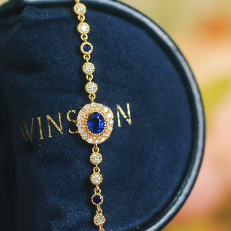 14k Gold 0.86 Ctw Natural Sapphire & Diamond Bracelet: Ref:230990153 // gold content:14k gold // main gemstone:sapphire // shape:oval // carat weight:0. 5ct // color:royal blue // treatment:natural // // adjacent gemstone 2 : diamond // shape:round //