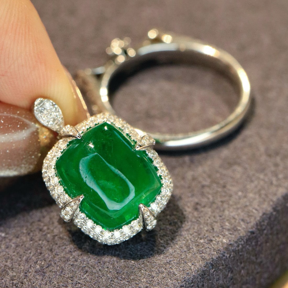 14k Gold 6.98 Ctw Vivid Green Natural Emerald & Diamond Ring/pendant( Without Chain ) - 5