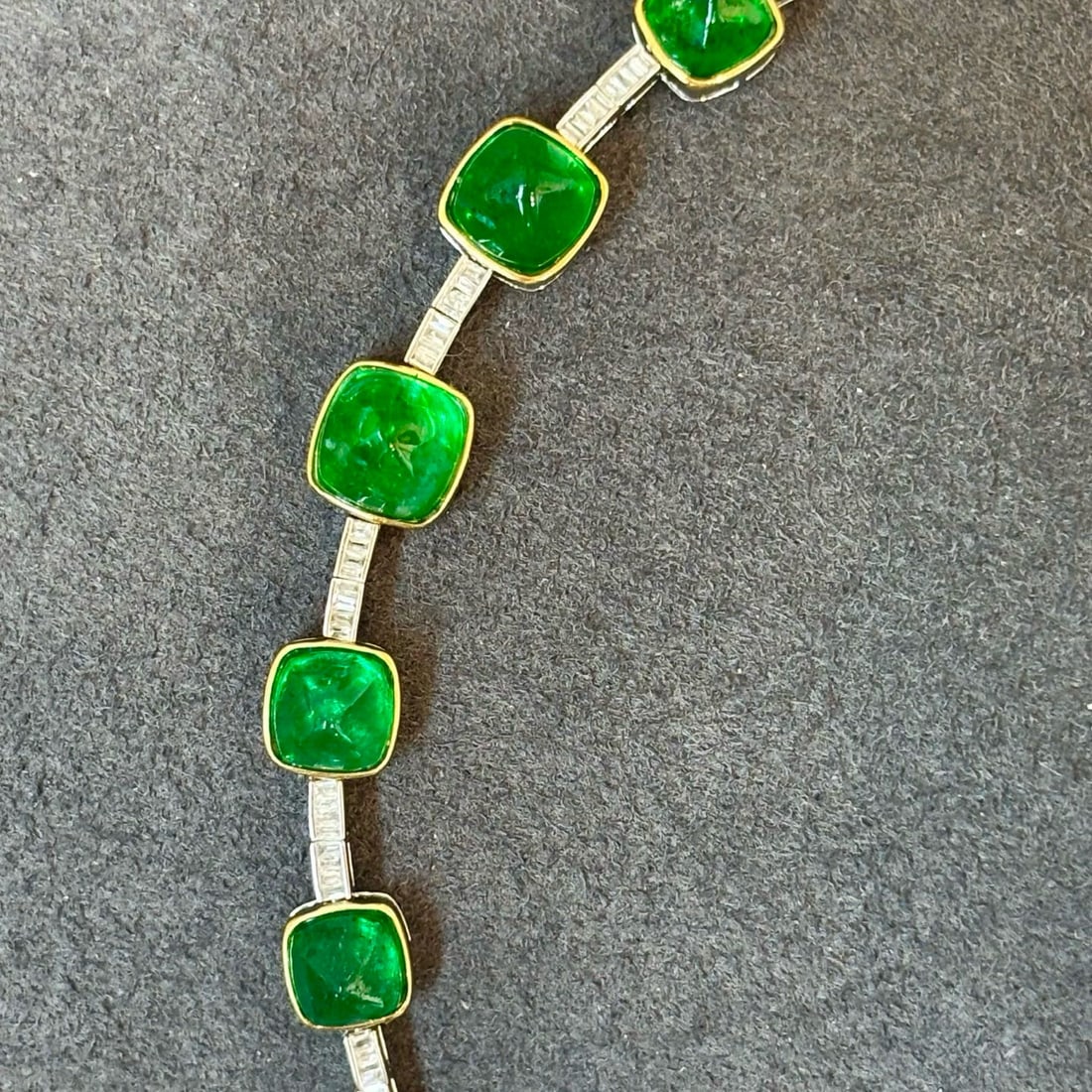 14k Gold 7 Ct Vivid Green Natural Emerald & Diamond Necklace - 2