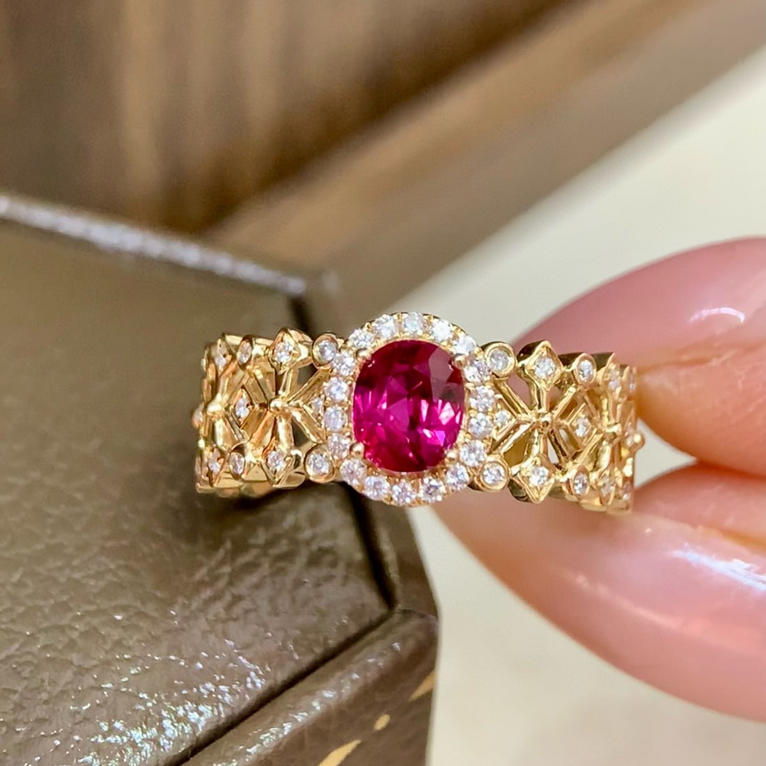 14k Gold 0.91 Ctw Natural Ruby & Diamond Ring: Ref:230990166 // gold content:14k gold // ring size:7. 25us // // main gemstone:ruby // shape:oval // carat weight:0. 73ct // color:red // treatment:natural // // adjacent gemstone 2 : diamond //