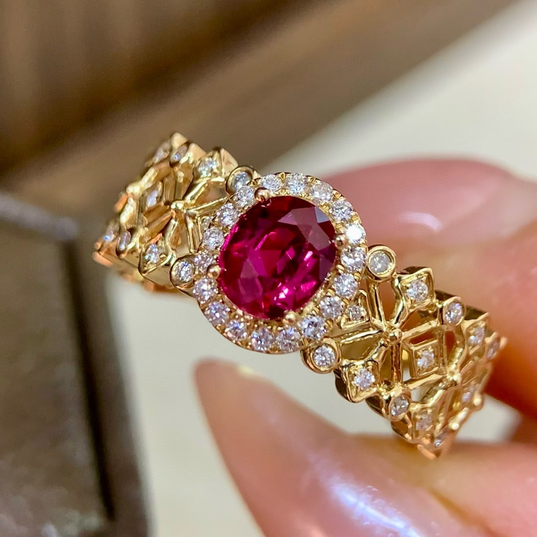 14k Gold 0.91 Ctw Natural Ruby & Diamond Ring - 4
