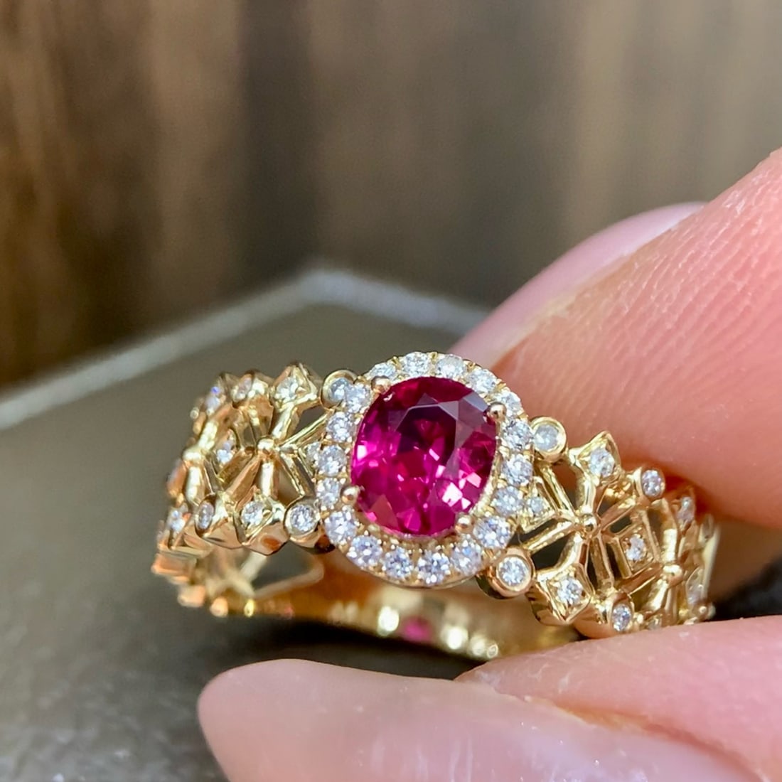 14k Gold 0.91 Ctw Natural Ruby & Diamond Ring - 5
