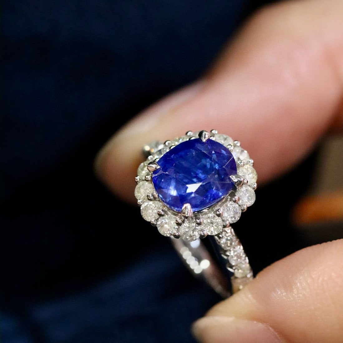 14k Gold 3.17 Ctw Vivid Blue Natural Sapphire & Diamond Ring - 5
