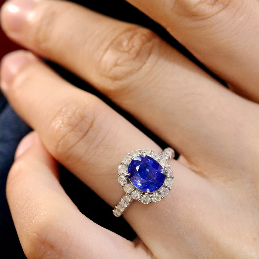 14k Gold 3.17 Ctw Vivid Blue Natural Sapphire & Diamond Ring - 6