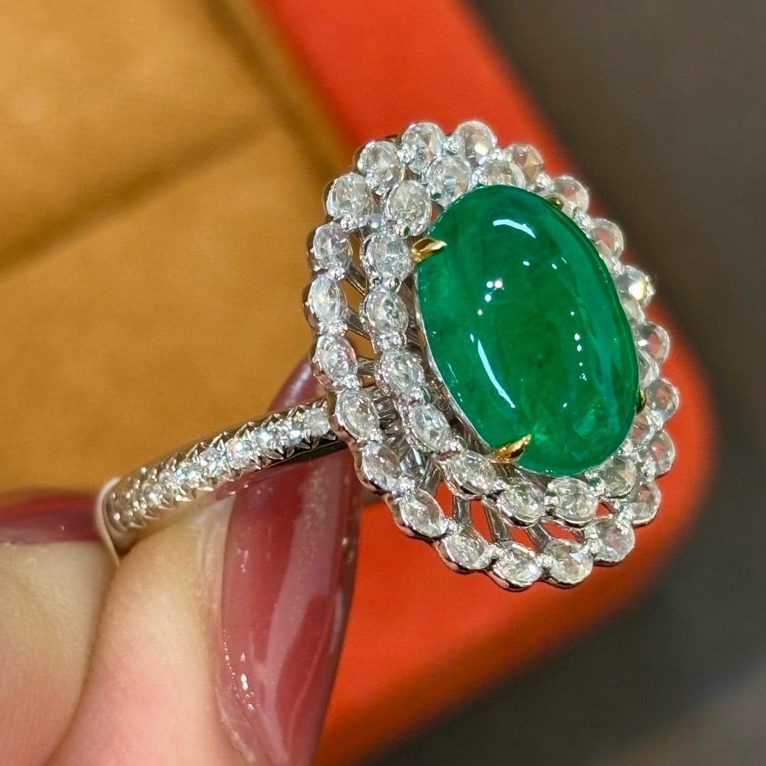 14k Gold 4.2 Ct Vivid Green Natural Emerald & Diamond Ring - 2