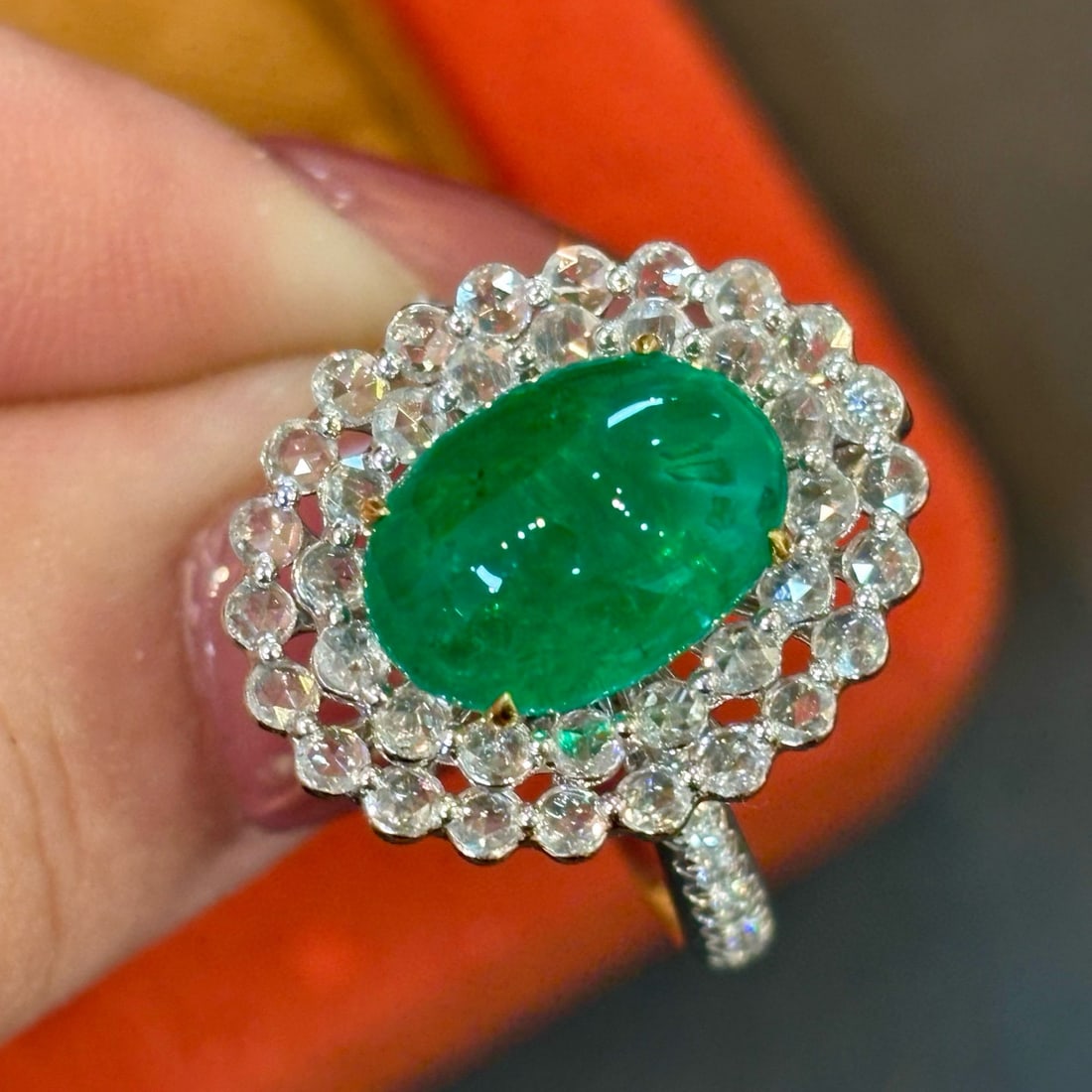 14k Gold 4.2 Ct Vivid Green Natural Emerald & Diamond Ring - 3
