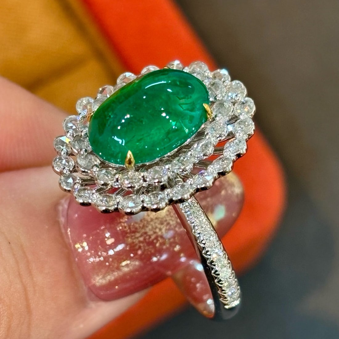14k Gold 4.2 Ct Vivid Green Natural Emerald & Diamond Ring - 5