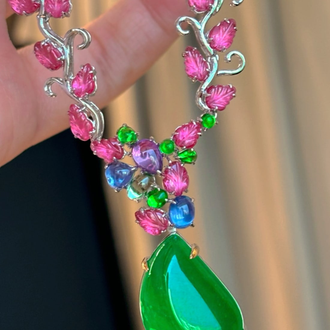 14k Gold 24.7 Ct Vivid Green Natural Emerald & Spinel & Sapphire & Tsavorite & Sapphire Necklace - 3