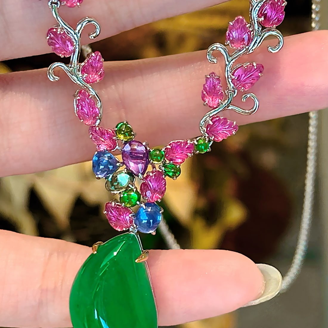 14k Gold 24.7 Ct Vivid Green Natural Emerald & Spinel & Sapphire & Tsavorite & Sapphire Necklace - 4
