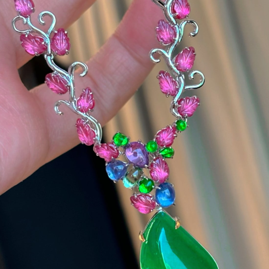 14k Gold 24.7 Ct Vivid Green Natural Emerald & Spinel & Sapphire & Tsavorite & Sapphire Necklace - 5