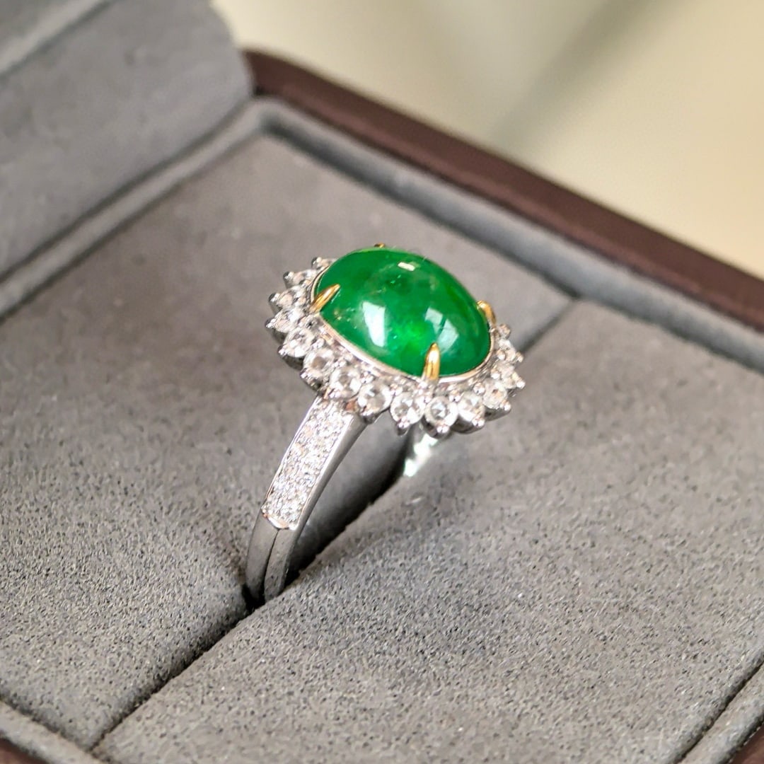 14k Gold 3.90 Ctw Vivid Green Natural Emerald & Diamond Ring - 3