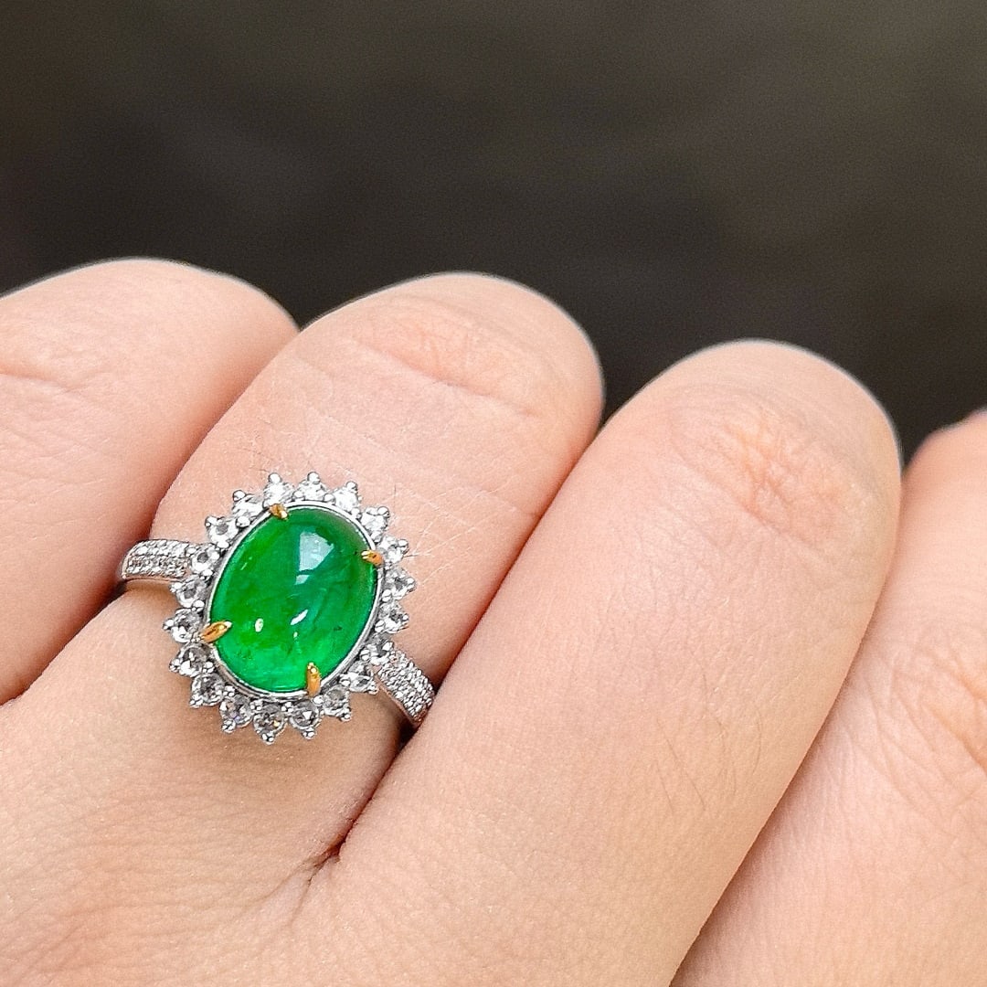 14k Gold 3.90 Ctw Vivid Green Natural Emerald & Diamond Ring - 4