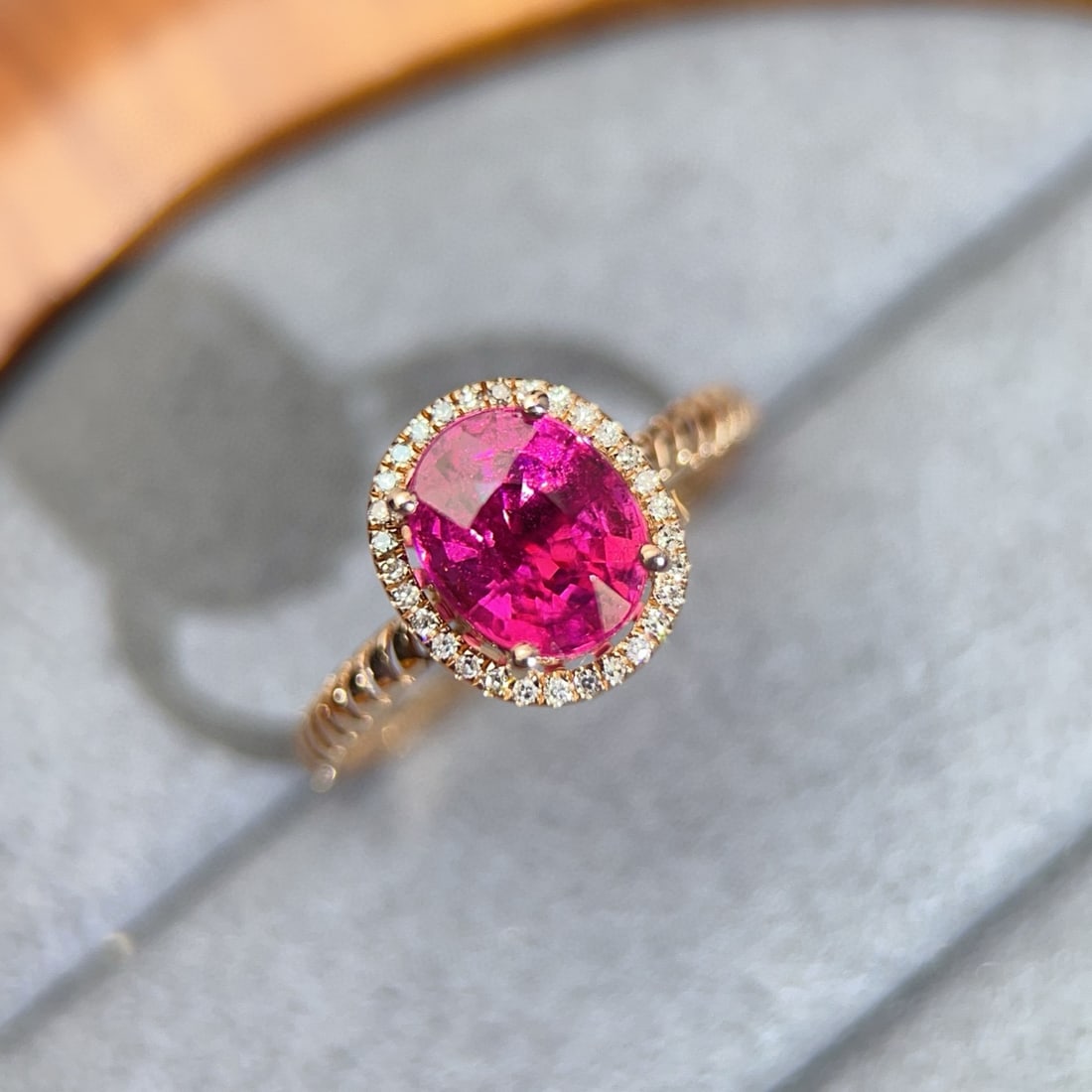 14k Gold 2 Ct Natural Tourmaline & Diamond Ring: Ref:230990179 // gold content:14k gold // ring size:7. 25us // // main gemstone:tourmaline // shape:oval // carat weight:2ct // color:red // treatment:natural // // adjacent gemstone 2 : diamond //