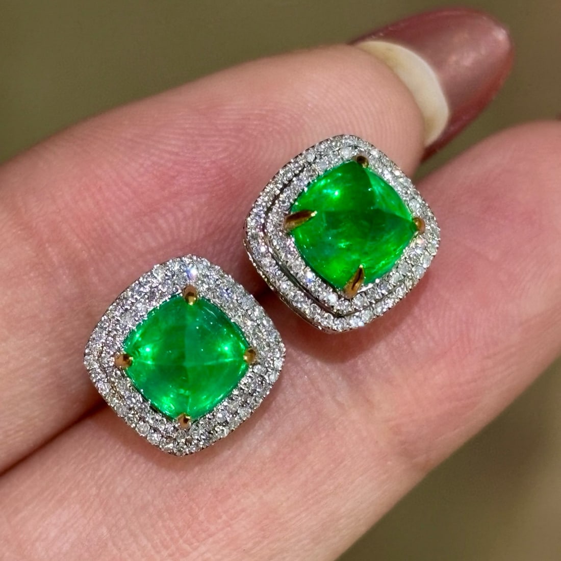 14k Gold 3.2 Ct Vivid Green Natural Emerald & Diamond Earrings - 6