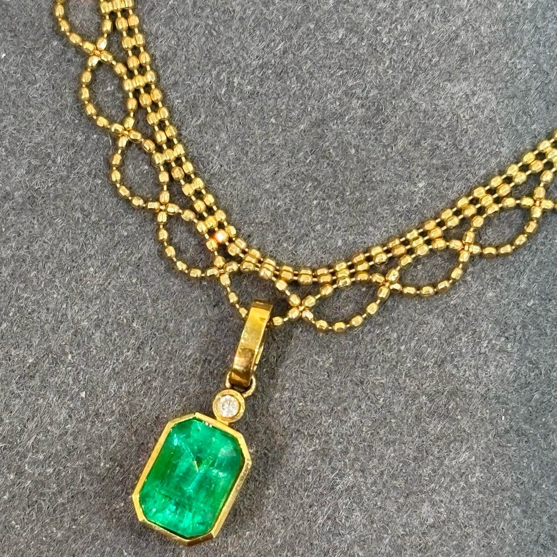 14k Gold 1.12 Ct Vivid Green Natural Emerald & Diamond Necklace - 5