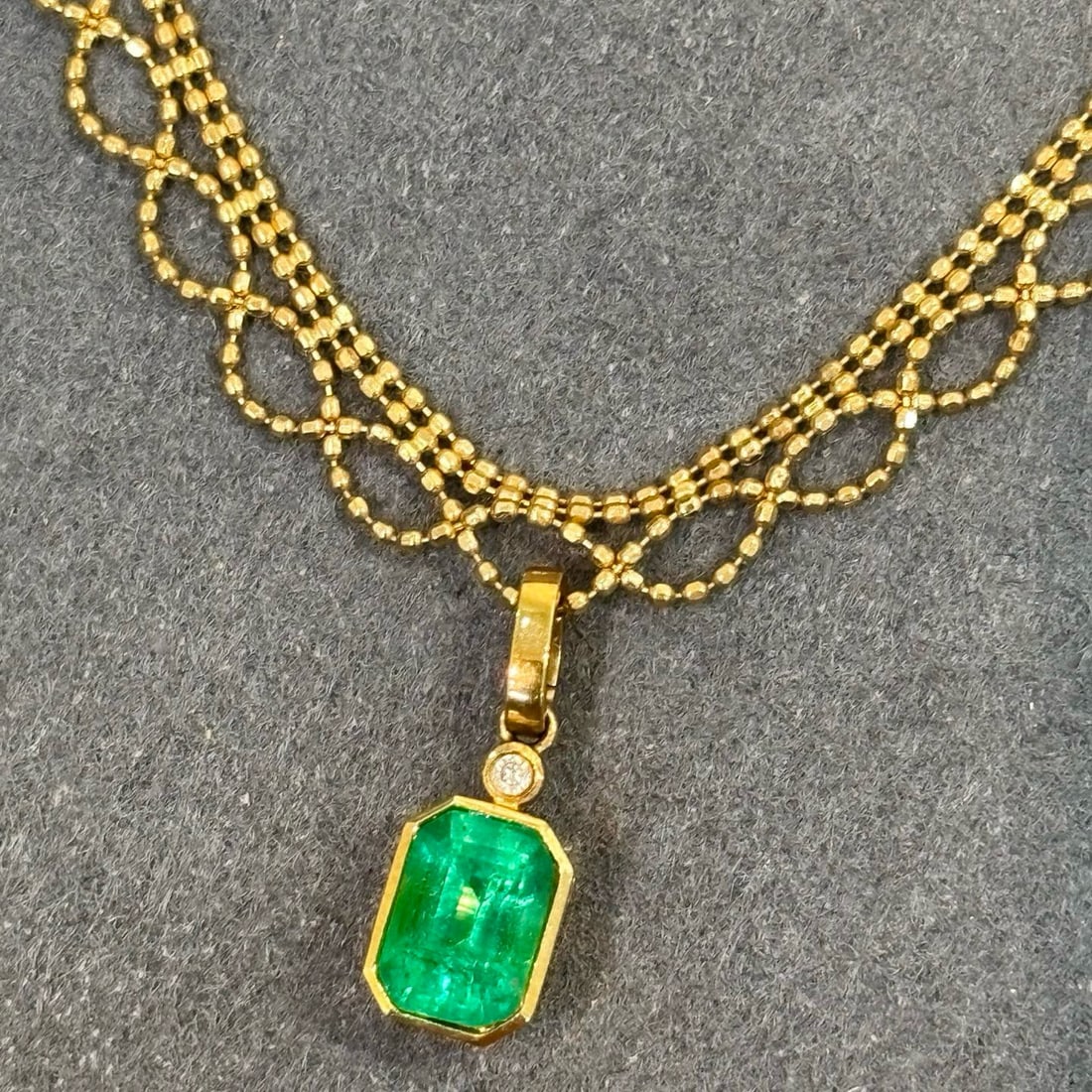14k Gold 1.12 Ct Vivid Green Natural Emerald & Diamond Necklace - 6