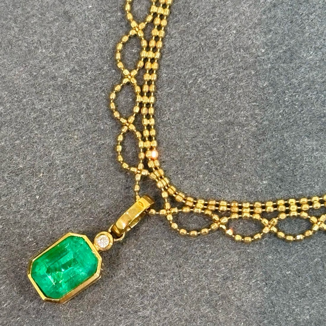 14k Gold 1.12 Ct Vivid Green Natural Emerald & Diamond Necklace - 7