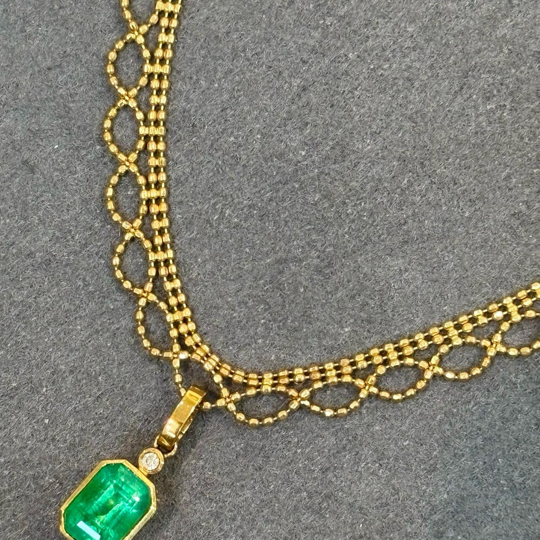14k Gold 1.12 Ct Vivid Green Natural Emerald & Diamond Necklace - 9