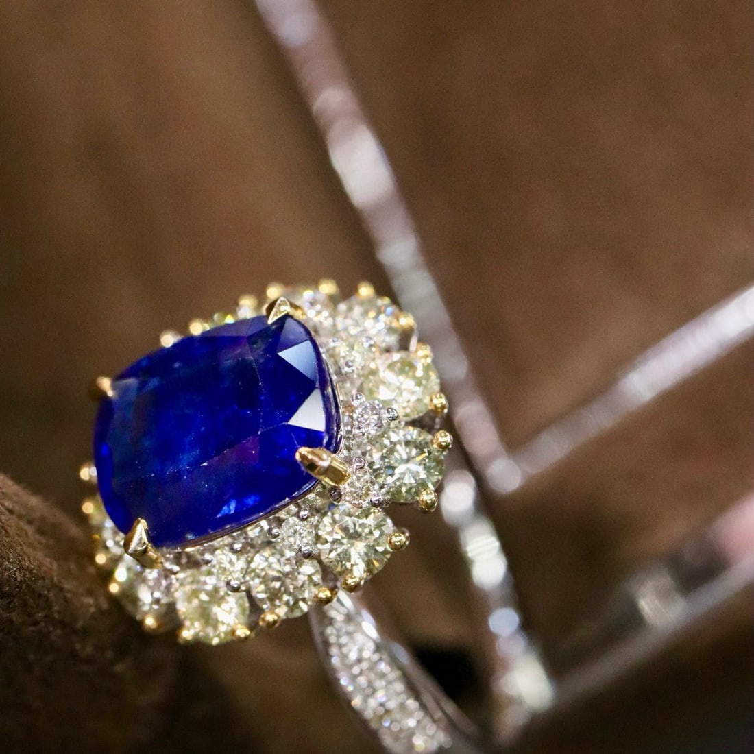 14k Gold 3.78 Ctw Natural Sapphire & Diamond Ring - 4
