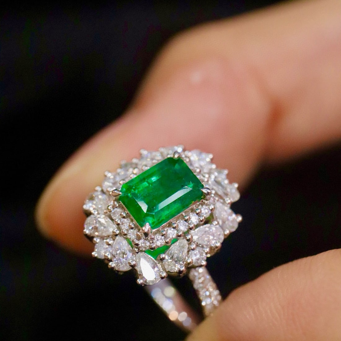 14k Gold 1.94 Ctw Vivid Green Natural Emerald & Diamond Ring - 2
