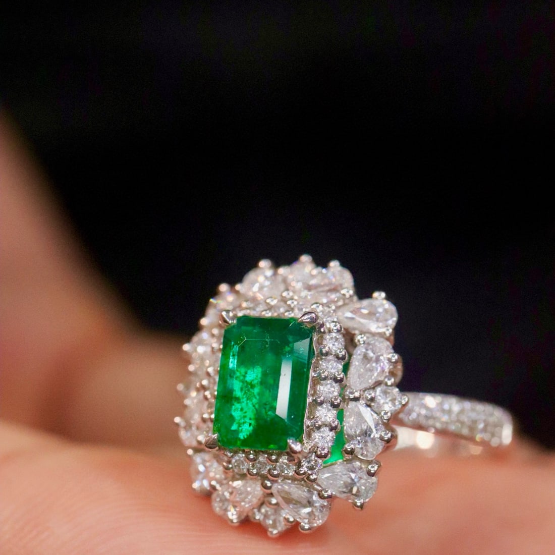 14k Gold 1.94 Ctw Vivid Green Natural Emerald & Diamond Ring - 3
