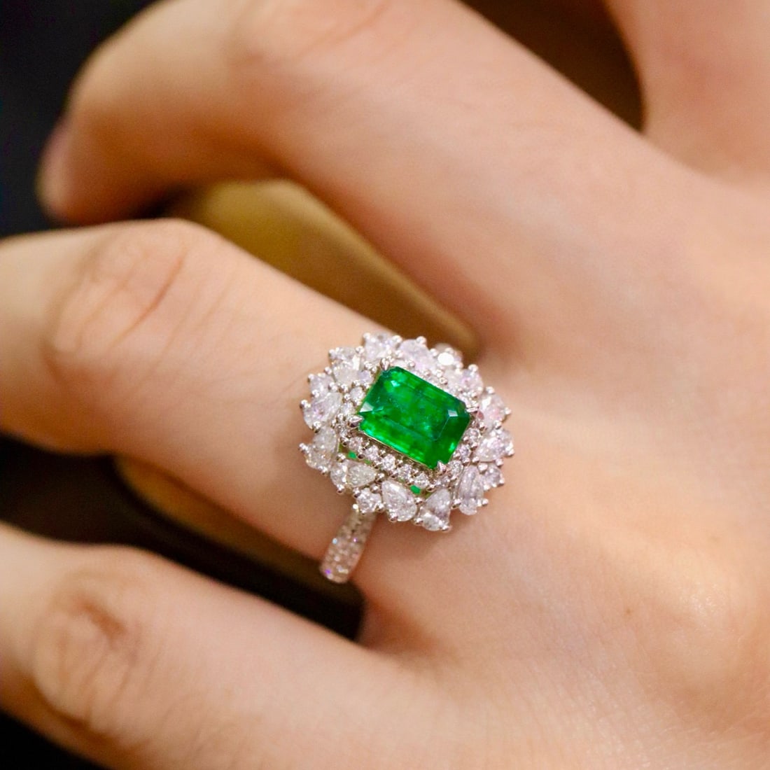 14k Gold 1.94 Ctw Vivid Green Natural Emerald & Diamond Ring - 6