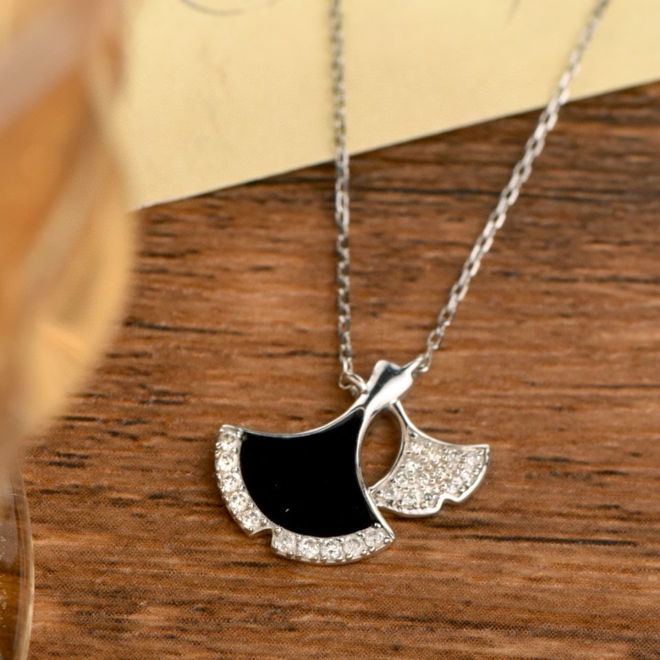 14k Gold 0.13 Ct Natural H Diamond Necklace - 3