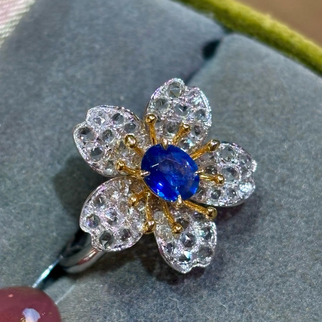 14k Gold 0.86 Ct Natural Sapphire & Sapphire Ring - 2