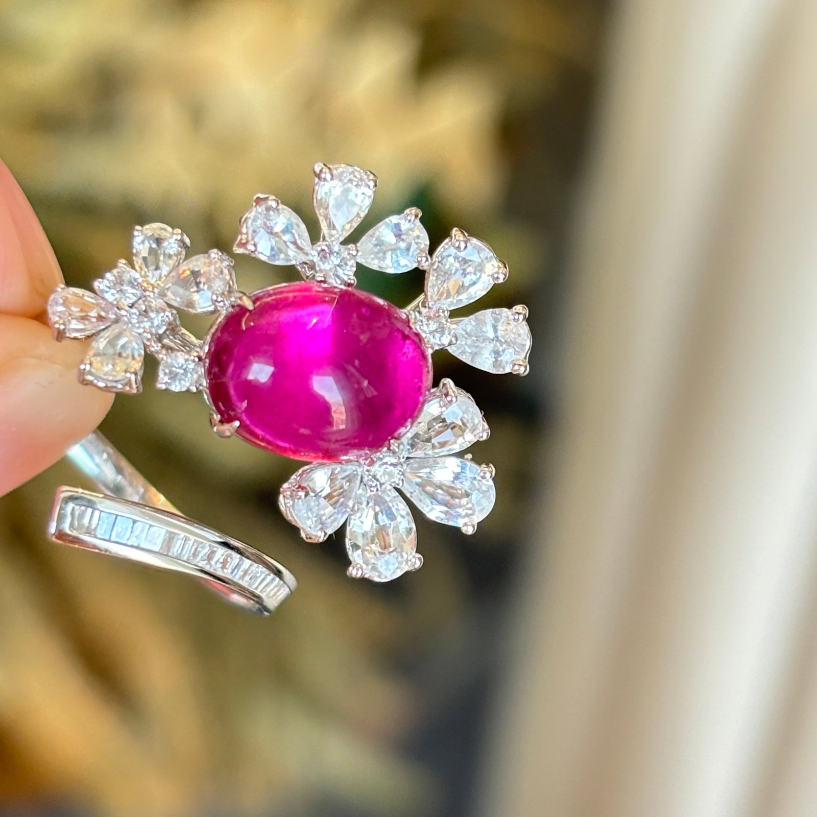 14k Gold 3.5 Ct Natural Tourmaline & Diamond & Sapphire Ring: Ref:230990251 // gold content:14k gold // ring size:7. 25us // // main gemstone:tourmaline // shape:oval // carat weight:3. 5ct // color:red // treatment:natural // // adjacent gemstone 2 : diamond