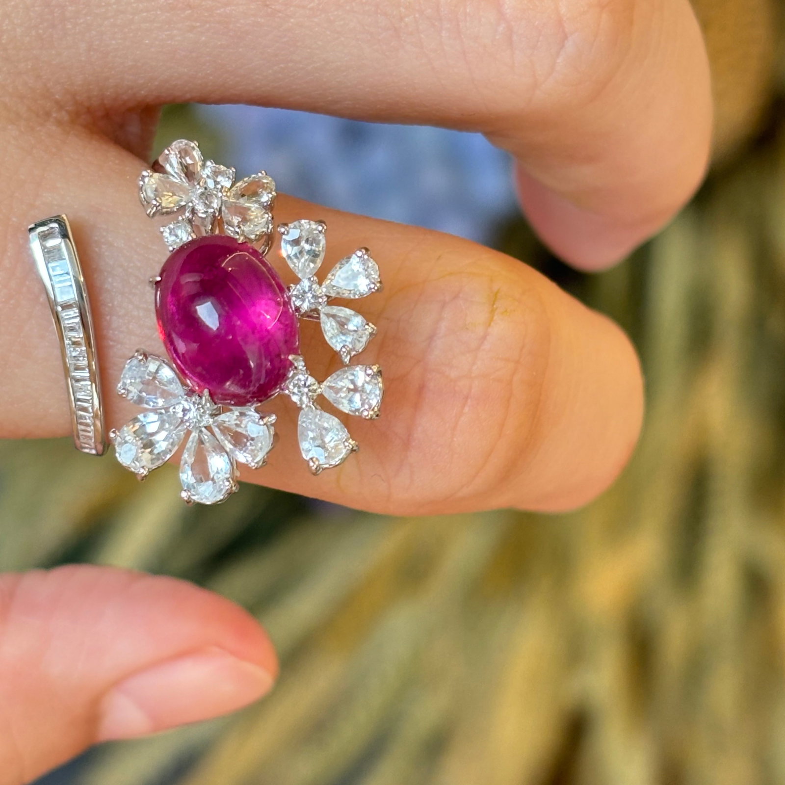 14k Gold 3.5 Ct Natural Tourmaline & Diamond & Sapphire Ring - 2
