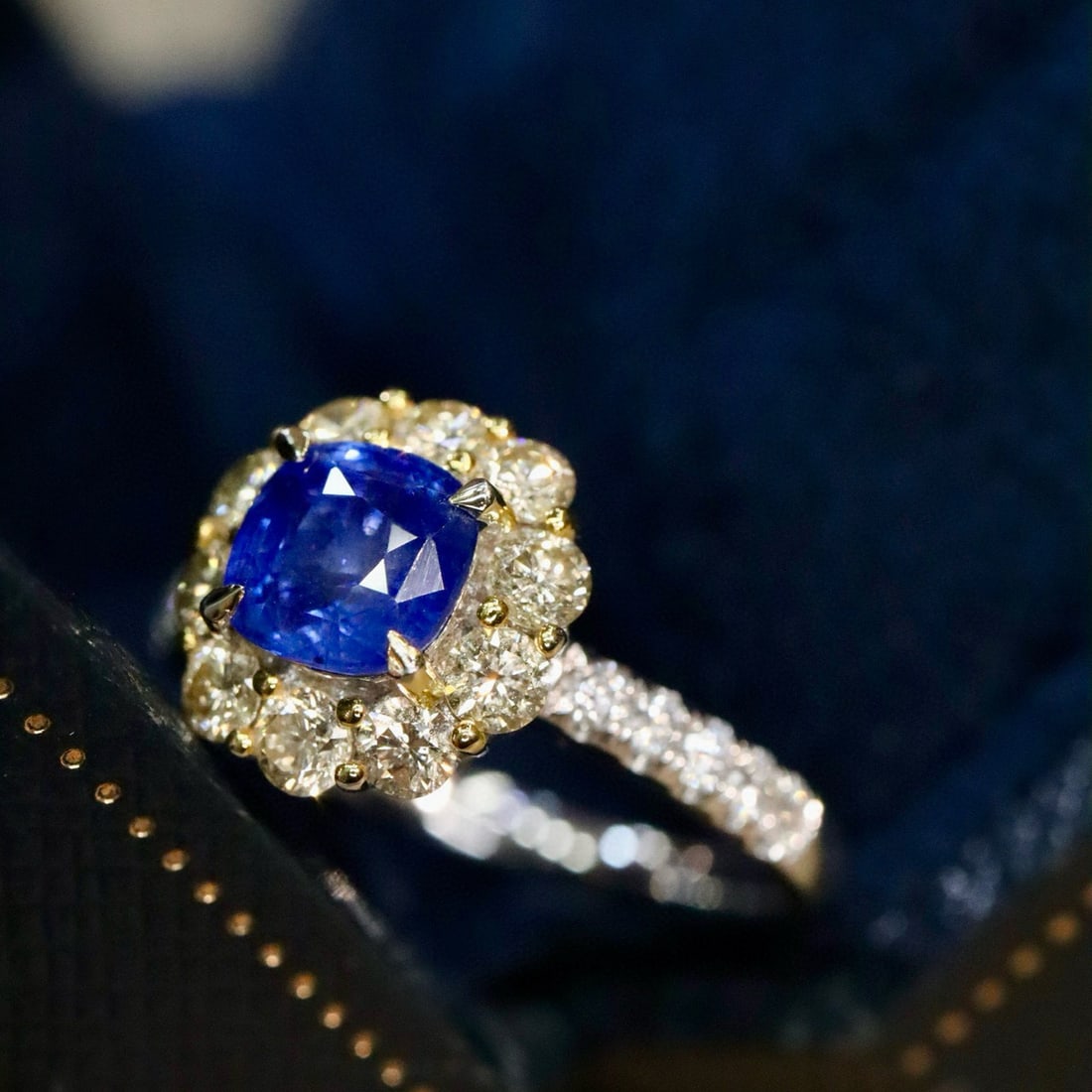 14k Gold 2.32 Ctw Natural Sapphire & Diamond Ring - 2