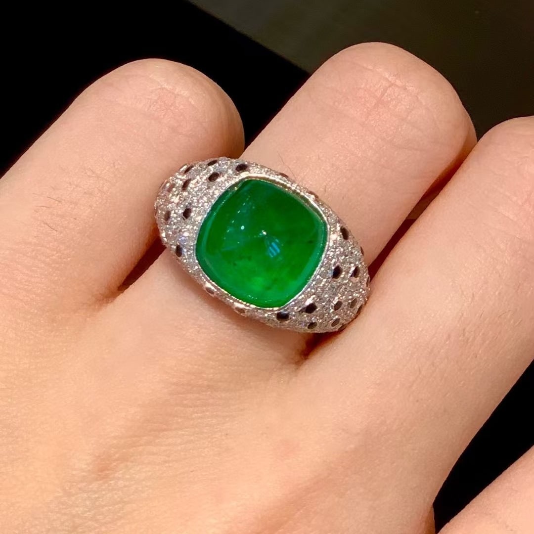 14k Gold 6 Ct Vivid Green Natural Emerald & Diamond Ring - 3