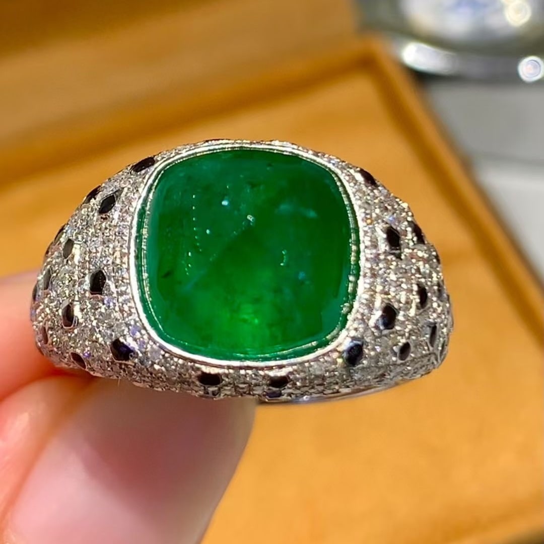 14k Gold 6 Ct Vivid Green Natural Emerald & Diamond Ring - 4