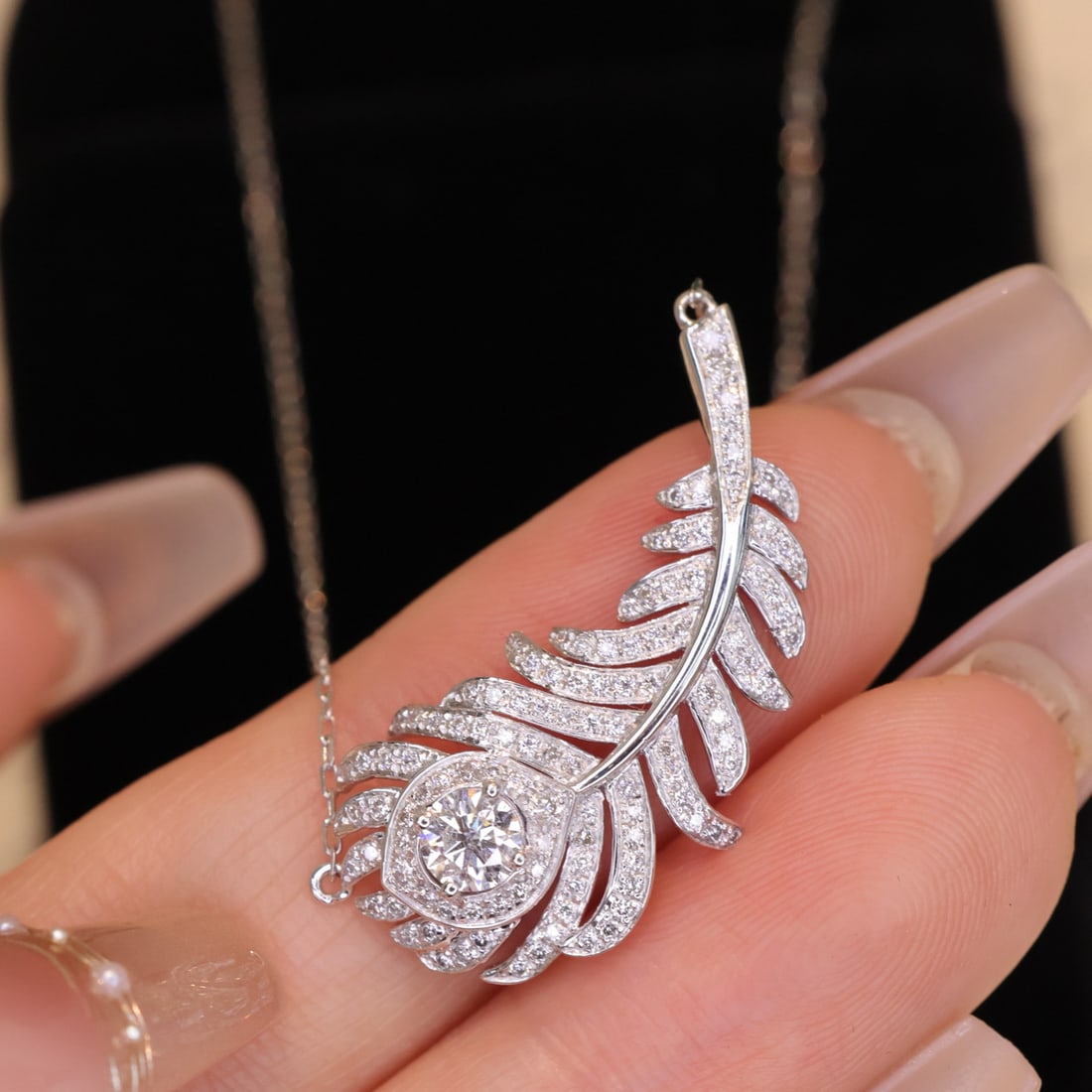 14k Gold 0.7 Ctw Natural H Diamond Necklace - 5