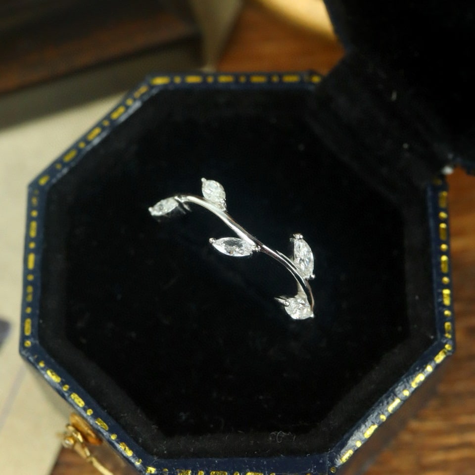 14k Gold 0.35 Ct Natural H Diamond Ring - 2