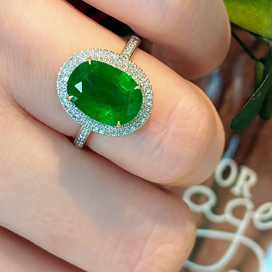 14k Gold 3.77 Ct Vivid Green Natural Emerald & Diamond Ring - 3