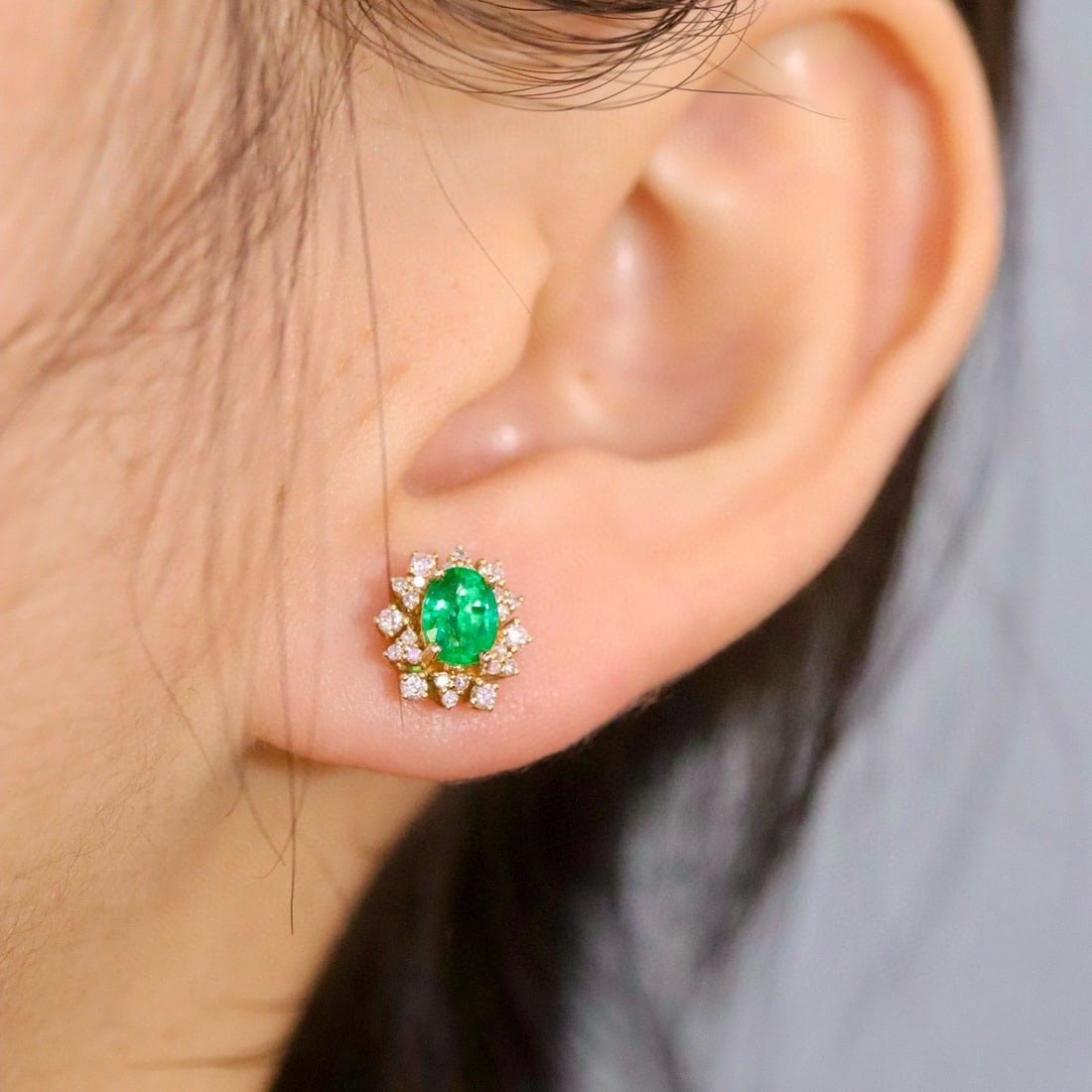 14k Gold 1.07 Ctw Vivid Green Natural Emerald & Diamond Earrings - 3