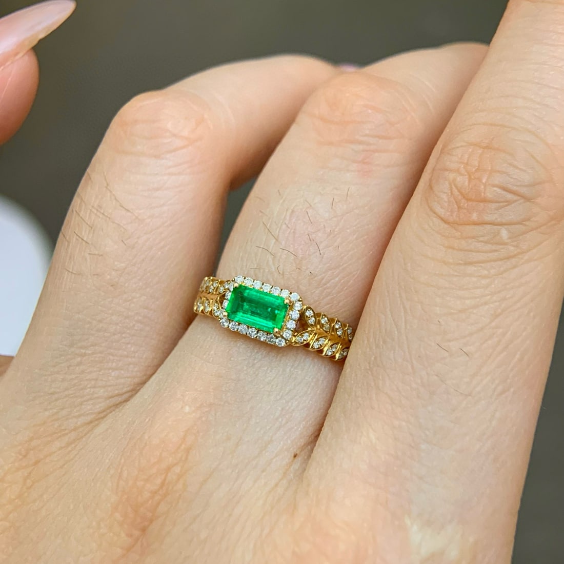 14k Gold 0.66 Ctw Vivid Green Natural Emerald & Diamond Ring - 4