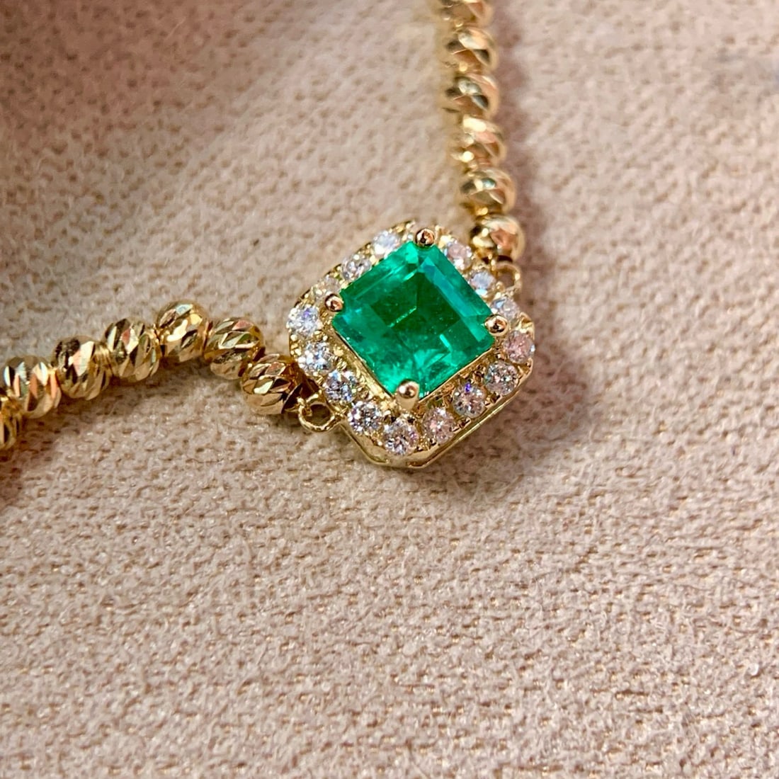 14k Gold 0.43 Ctw Vivid Green Natural Emerald & Diamond Bracelet - 2